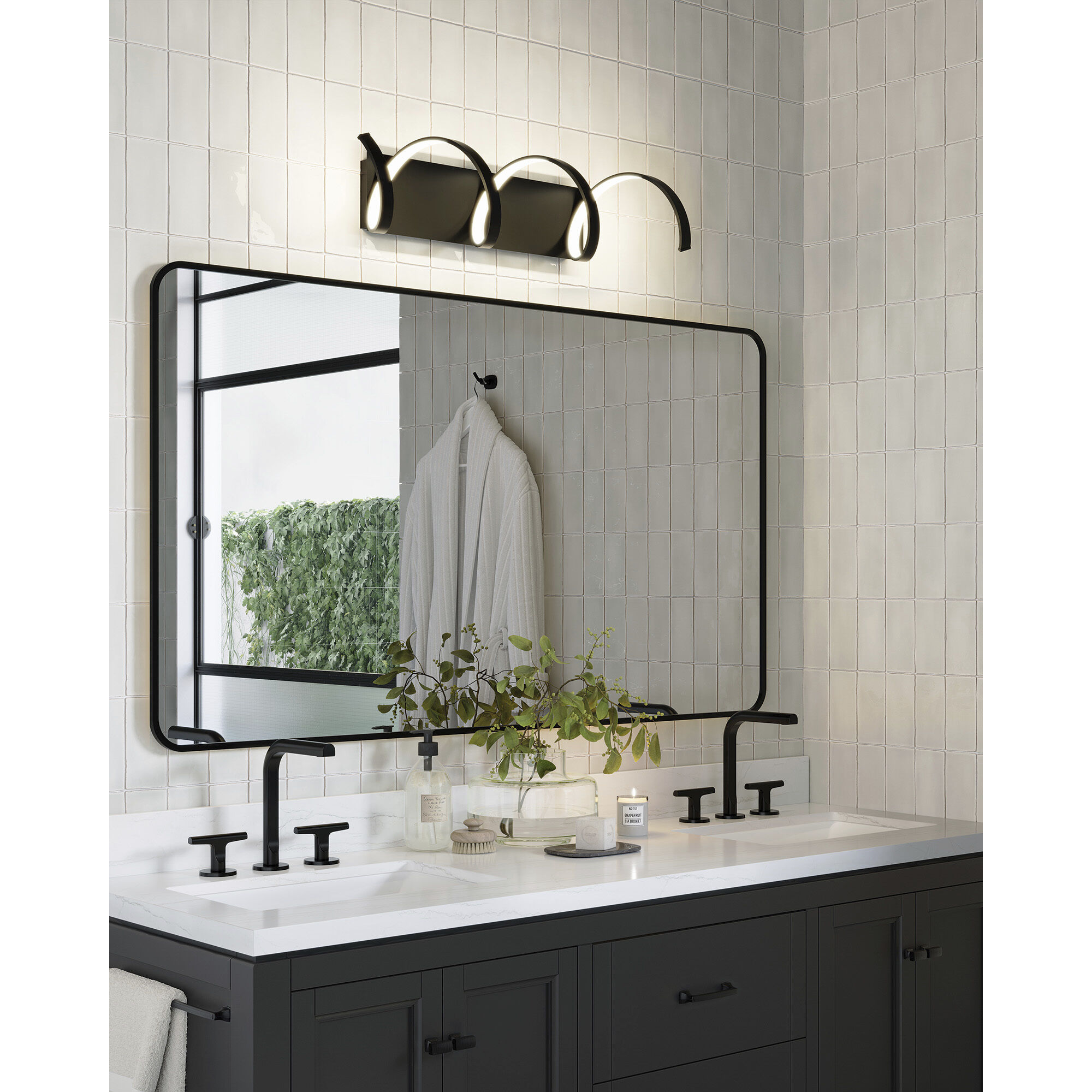 Synergy Wall Sconce Wall Light in Black